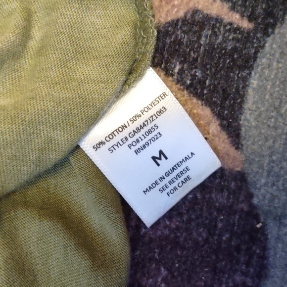 Rebellious One crop top M - Picture 3 of 4